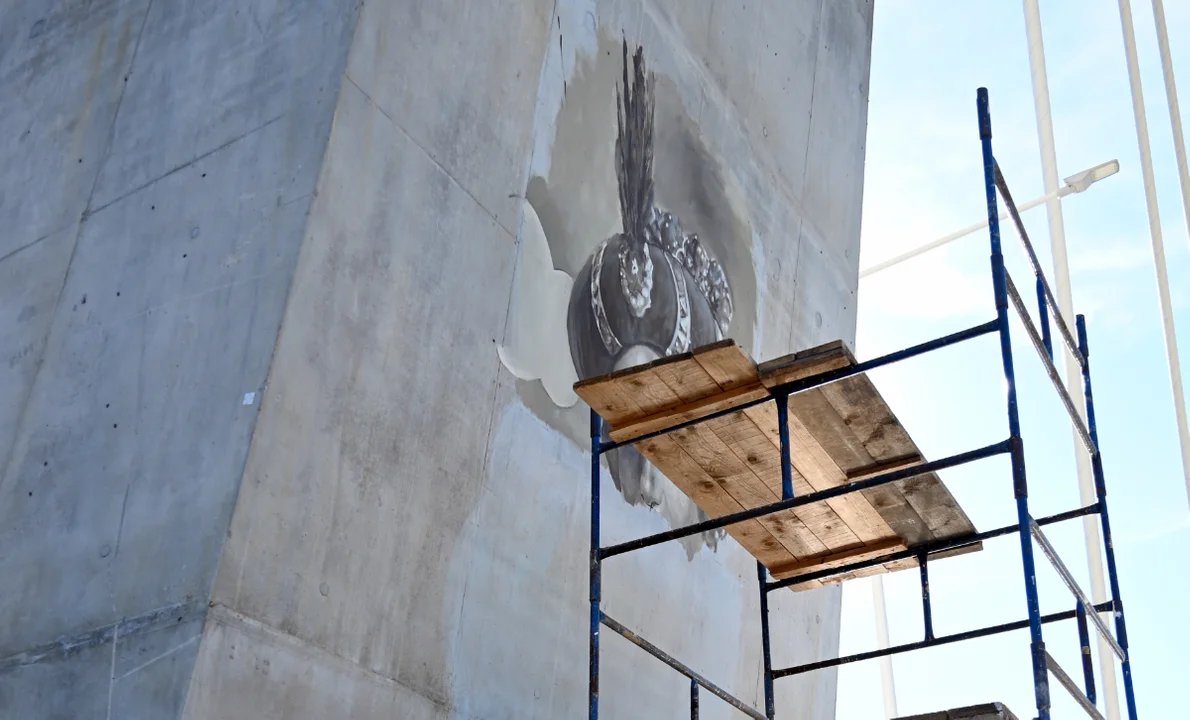 Na moście Królowej Zofii w Sanoku powstaje mural
