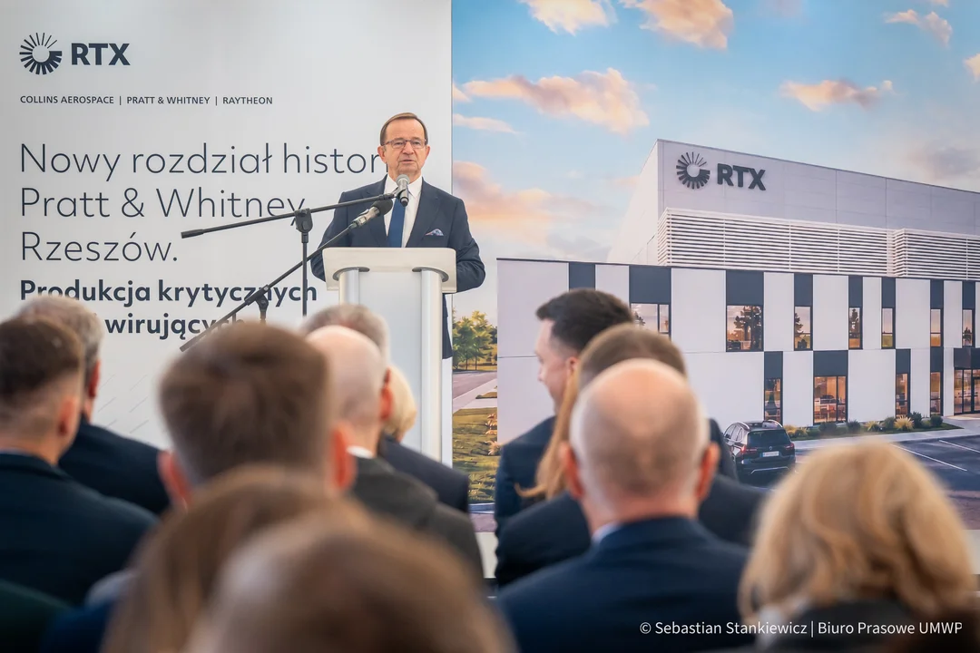 100 mln dolarów na nowe technologie lotnicze